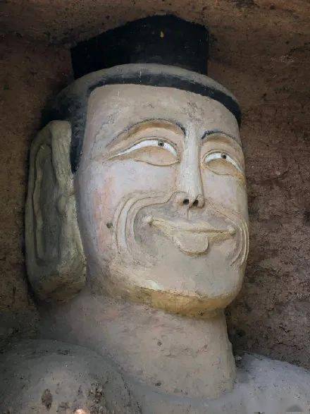石窟佛像修复后变化表情包?当地回应:原貌没有大变,是笑佛