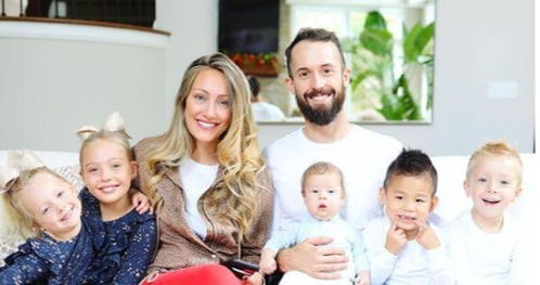 米卡,母婴博主斯托弗Myka Stauffer收养中国自闭症