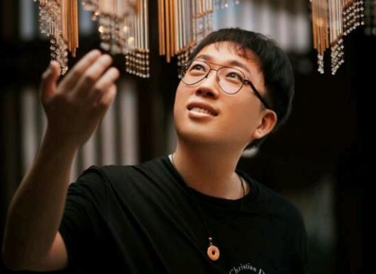 宁静的老板是于正 网友惊呼:两个完全不匹配的人(宁静的老板是于正是怎么回事)
