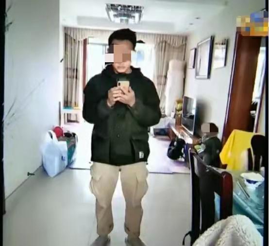 弟弟凌晨转账1658元后,多次失联,不接电话(收到弟弟的转账朋友圈)