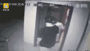 男子早上起床时感到脸上隐隐作痛 网友:真的很奇怪(早上起床饥饿感很强)
