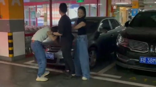 当她遇到丈夫开豪车时,第三方被迫在街上停车 下一步就是看呆(女子遇到丈夫开豪车)