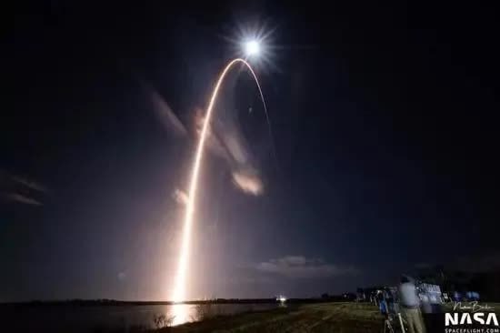 太阳如何驱动地球和整个太阳系的太空天气?(如何让地球远离太阳)