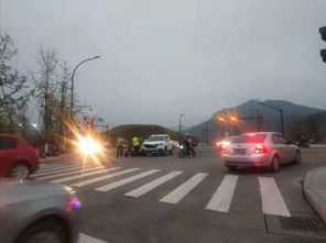 孕妇骑电动汽车8个月后被汽车撞倒 她下意识地催泪(孕妇能坐电动汽车吗)