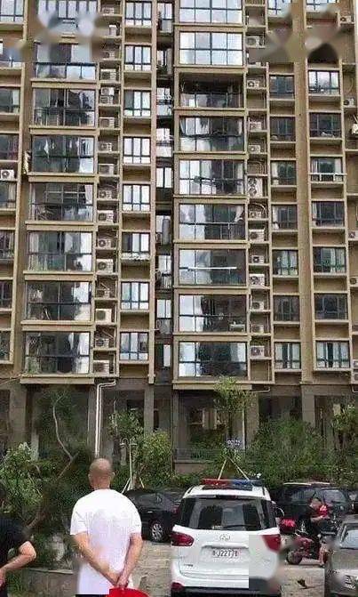 台风黑格比登陆浙江 妇女意外坠楼身亡(2020台风黑格比登陆时间)