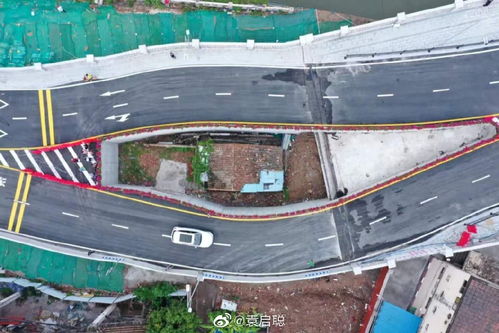 环岛路海珠涌大桥正式通车,全长400米,洲头咀公园至太古仓,(海珠涌大桥钉子户)