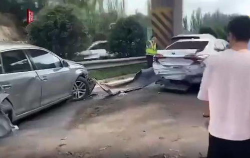 二广高速山西阳曲段追尾14车,造成1人死亡(二广高速山西阳曲段14车追尾)