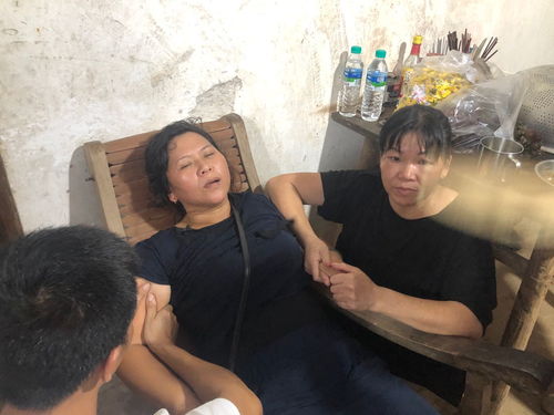 想拥抱,我觉得应该拥抱。这个拥抱他(张玉环)欠我太久了