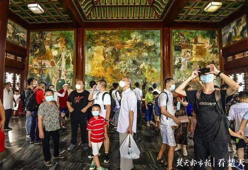 免票首日武汉景区人气高 黄鹤楼等景区客流量上升3倍(武汉景区免票政策)