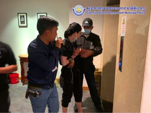 女教授和妻子被杀 凶手潜逃柬埔寨后被捕(教授食杀妻子)