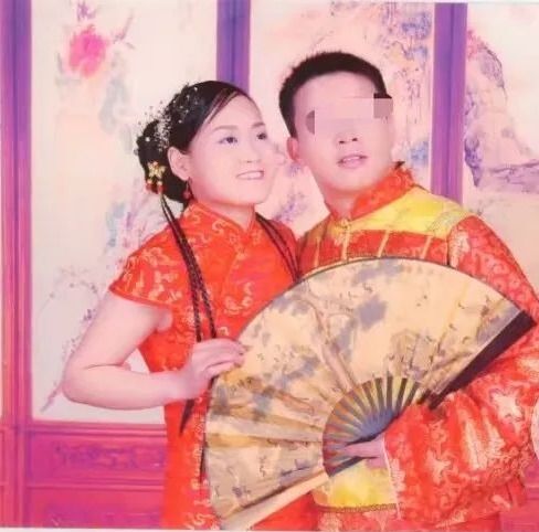 怀孕妇女在回家的路上失去了10年的联系