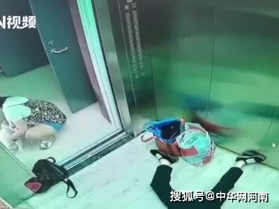 陕西一妇女将怀里6个月大的婴儿放在地上紧急救援