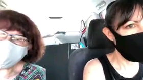 承重墙应为钢筋混凝土石,为什么会有泡沫?(承重墙割断二十几根钢筋)