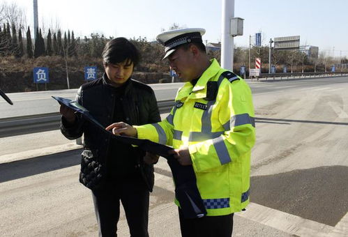 深圳交警拉链车潮汐车道作业视频走红网络