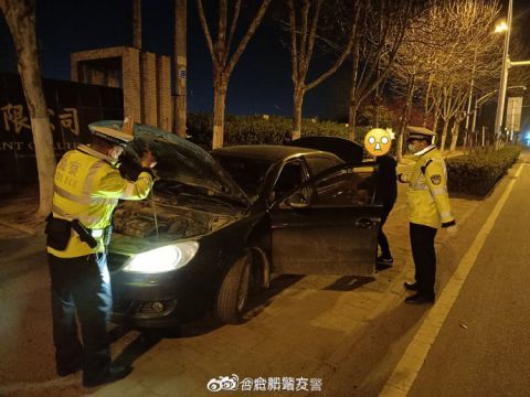 女司机酒后驾车被当场调查戏精上身 交警不断撒娇,全程被拍到(宝马女司机酒后驾车)