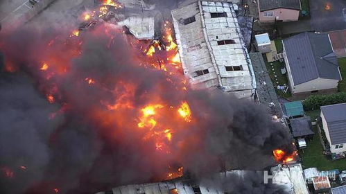 英国工厂发生巨大爆炸 蘑菇云火球直接冲向云(英国发生巨大爆炸)