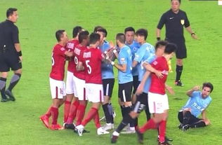 上海外援卡米拉染红后报复对手,引发大规模冲突