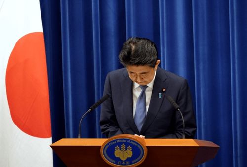 安倍微笑告别:执政八年非常感激