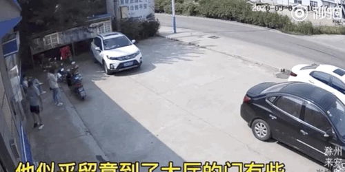 小伙子去派出所做生意,顺手拆了门,为什么?(派出所打电话去做DNA)