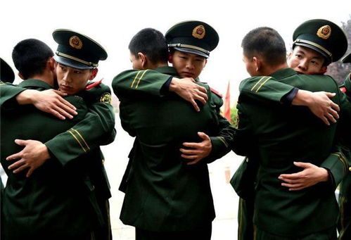 退伍女兵最后一次在车站为战友跳舞(退伍最后一次集体点名)