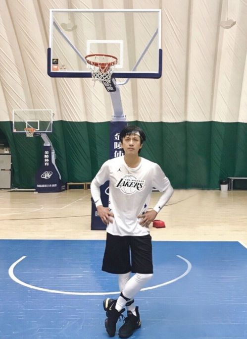 邓超宣布工作室解散过于严格(邓超工作室旗下艺人)