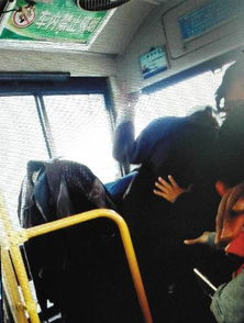 浙江25岁女子宵夜摊上拒绝强行搂抱骚扰,当街遭遇5名男子拳打(浙江25岁女子是男性)