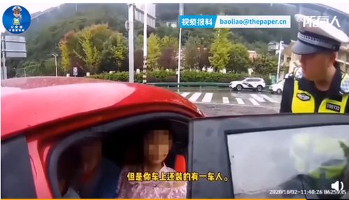湖北高速交警发现一辆车停在离隧道出口不到两公里的应急车道内(湖北高速交警云哨)
