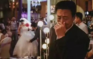 女儿跪下向父母敬茶,父亲不情愿地低下头,捂住脸哭了起来(结婚敬父母茶要跪下吗)