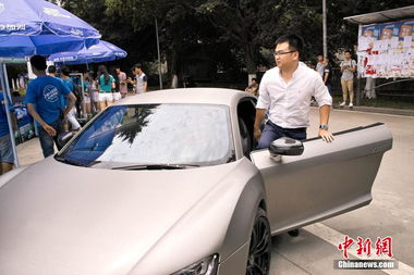 大连男子驾驶6辆豪车进大学校园,现场放花放烟花,让学生高调表(大连副驾驶安全带)