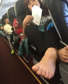 封闭空间乱脱鞋,文明还有多远?
