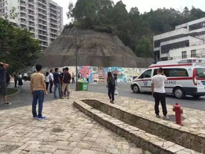 广西百色一社区坠楼事故 双手抓住电缆拼命挣扎