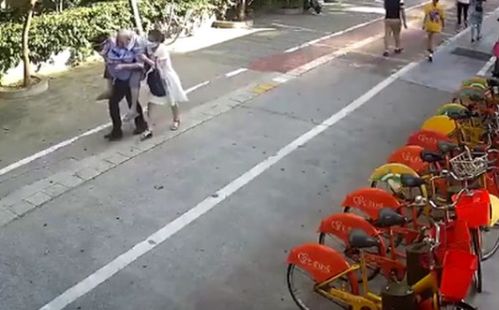广东佛山市余老伯突发中风 情况危急