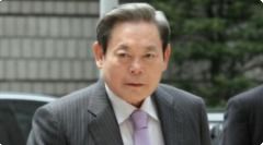 三星总裁李健熙去世 将为股票资产缴纳10万亿韩元遗产税(三星老板李健熙)
