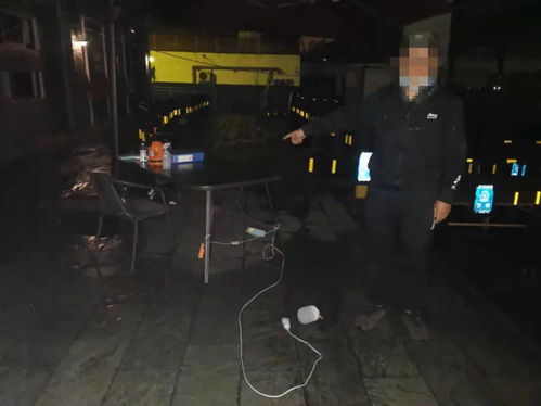 广东湛江发生一起事件,10名年轻人拿着长棍冲进一家小吃摊,打(广东湛江发生一起事件)