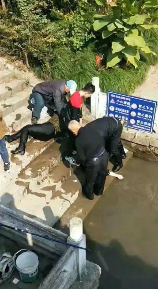 73岁老人救了一家四口差点淹死(老人73岁的禁忌)