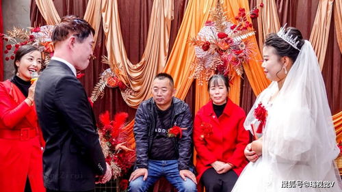 洛阳新娘结婚时没为新郎开门 观众沸腾了(结婚时新娘讲话)