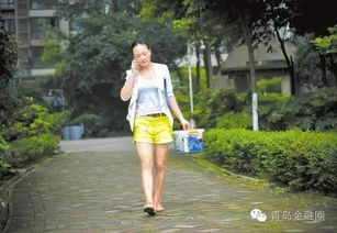 杭州美女突然发现她的衣柜不对劲,她可以看到隔壁邻居的一举一动(突然发现自己是个美女)