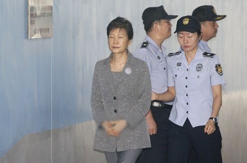 韩国世越事件的真相 当时世越号携带300多名学生和教师在韩国 韩国世越号事件深度分析