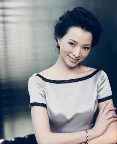 董卿为什么被央视解雇? 董卿为什么被央视解雇原因