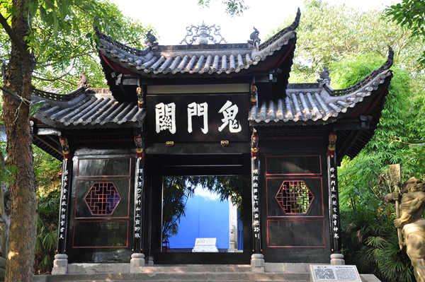 为什么丰都鬼城被称为鬼城?(丰都鬼城为什么晚上不开放)