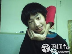 橡胶人是用来比喻人的柔软度就像橡胶一样