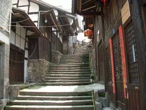 重庆十大神级梯坎:川外彩梯、爬死石梯 重庆十大校草男神