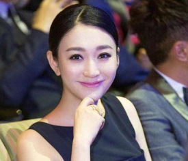 国际超模何穗被称为合影杀手,和她合影的人会被比较! 何穗是怎么成为国际超模