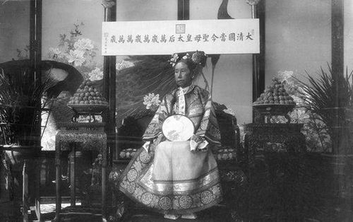 慈禧太后于1908年去世,享年74日葬于遵化市清东陵 慈禧太后简介