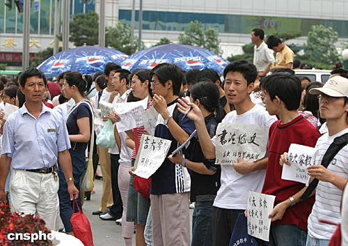 玛丽欧里不是戴面具的敌人吗?请想象那张脸。我们的儿子欧巴桑