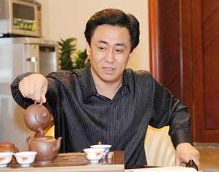 2017年福布斯中国首富榜单 王健林李嘉诚排名第17/18位(2017年福布斯中国名人榜排名)
