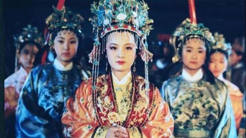 她曾经是一个聪明可爱的女人,否则她就不会成为侯门小姐的第一个