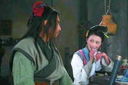她推开潘金莲,用严厉话警告她离开,不知道他的哥哥是如此的冤枉