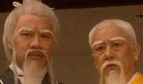 岳不群是金庸小说《笑傲江湖》中的人物,华山派掌门,号称君子剑(金庸小说笑傲江湖岳不群排名第四)