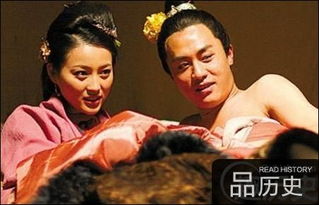 潘金莲心里喜欢,嘴却悄悄骂:短命鬼,你敢调戏你的小婆婆,你不